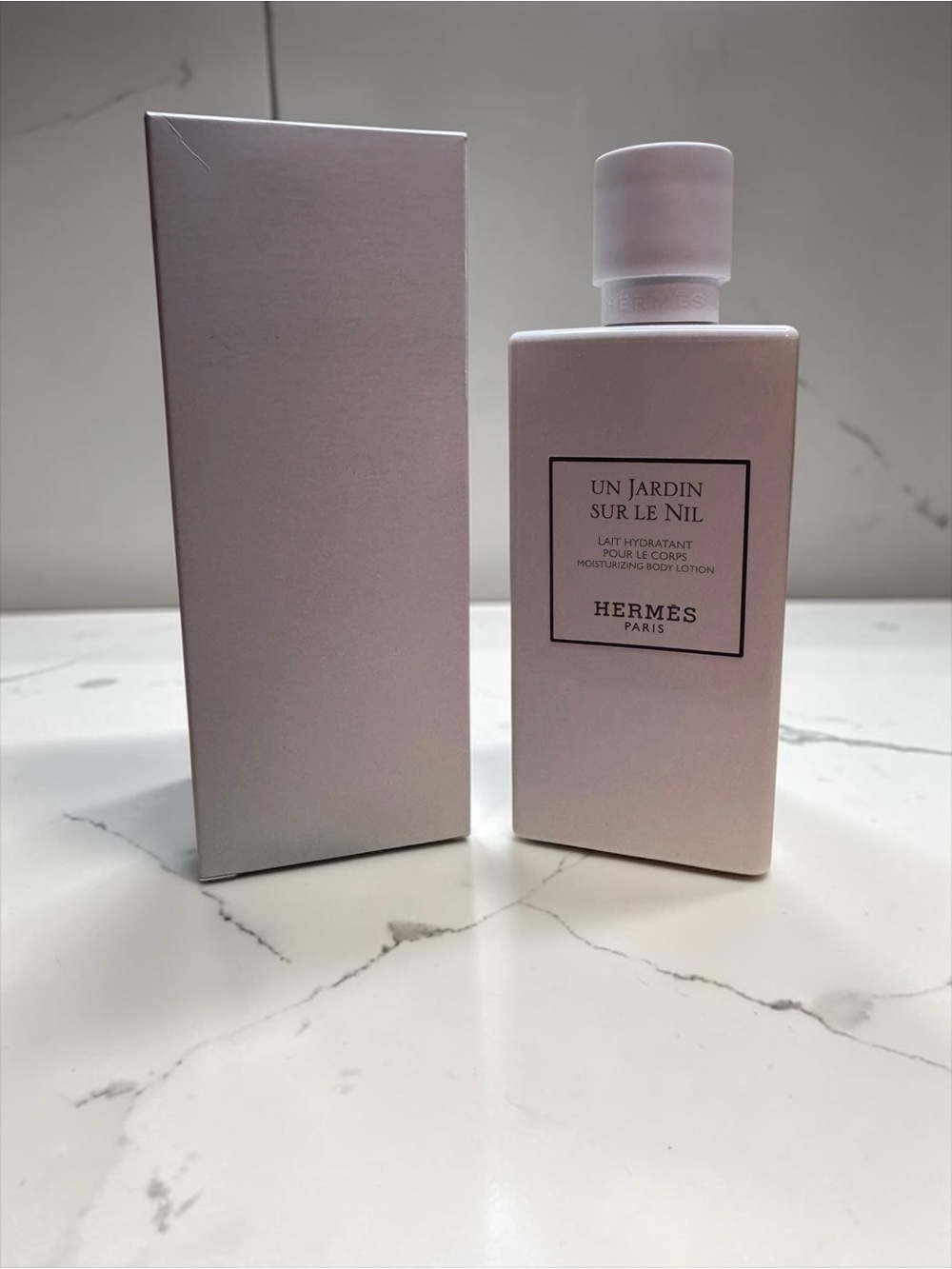 Hermès Un Jardin Sur Le Nil Moisturizing Body Lotion - Pale Pink